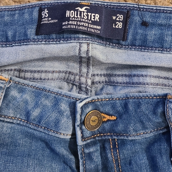 Womens Hollister ripped skinny jeans, size 9 short. - Picture 4 of 4